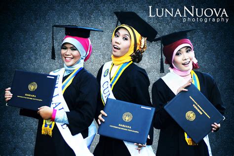 Wisuda UNY 01 by LunaNuovaFotografi on DeviantArt