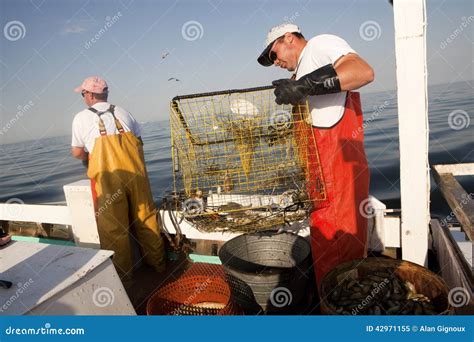 Fishermen at sea editorial image. Image of fishing, ocean - 42971155