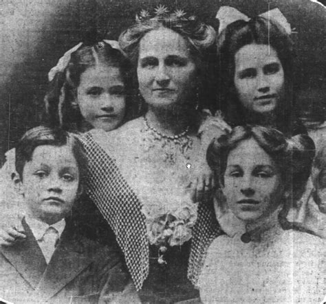 File:Rose Selfridge and familiy 1909.jpg - Wikimedia Commons