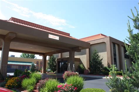 Clarion Inn and Suites Airport