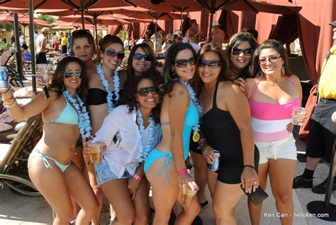 HelloKen.com: Soak Sunday Pool Party at Casino Del Sol