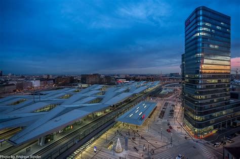 Neuer Wiener Hauptbahnhof mit ÖBB Bürogebäude