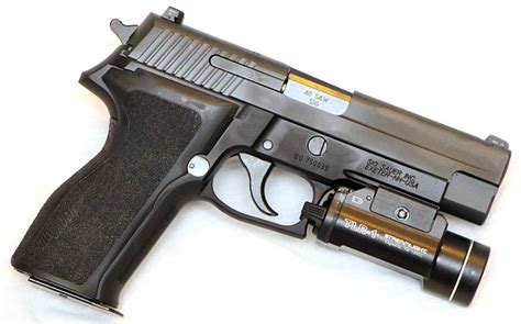 SIG Sauer P226R - Evolution of Combat Handguns