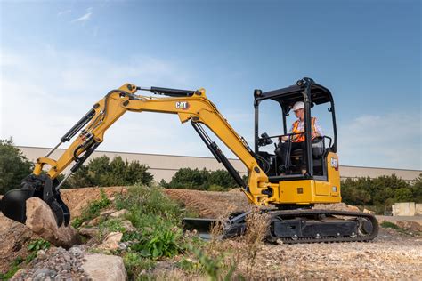 Les nouvelles minipelles hydrauliques Cat® 2,7 à 3,5 tonnes réduisent les coûts, augmentent l ...