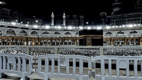 6 Aerial Night View Makkah 2023 Images, Stock Photos, 3D objects ...