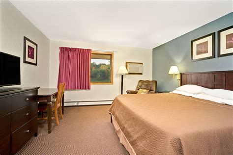 Travelodge by Wyndham Valleyfair Shakopee | Shakopee, MN Hotels