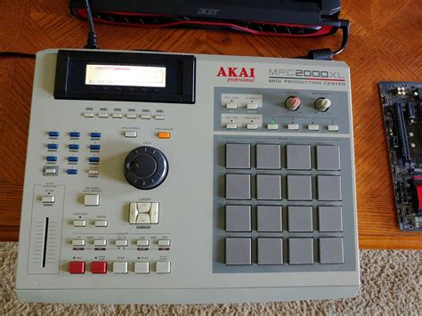 Akai MPC 2000XL with 8-outs – MPCHunter