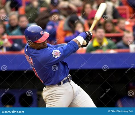 Sammy Sosa Connects for a Home Run Editorial Photo - Image of sosa ...