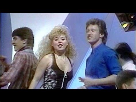 Baby-Faced Kelly Ripa Danced On Long-Forgotten TV Show 30 Years Ago - YouTube