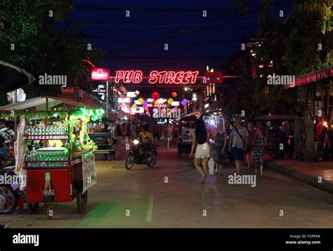 Pub Street nightlife spot eating drinking area Stock Photo - Alamy