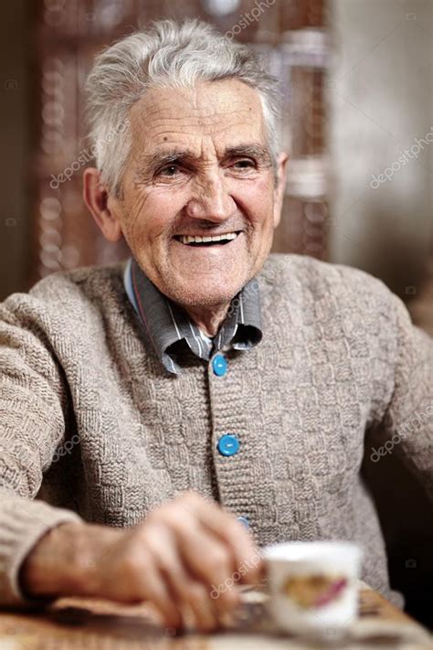 Happy 80 years old man — Stock Photo #40176707