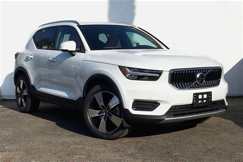 New 2020 Volvo XC40 Momentum 4D Sport Utility in Pasadena #16200405 | Rusnak Auto Group