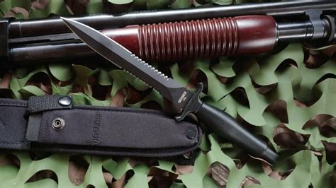 Modern Knife Fighting - The Marine Corps Way