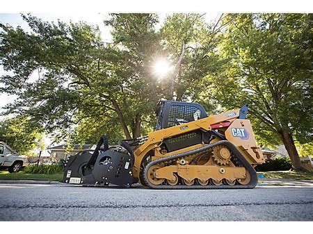 Bobcat T870 vs. Cat® 299D3 | Mustang Cat