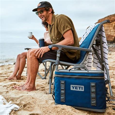 YETI Hopper Flip 18 - NAVY Soft Cooler | Birstall