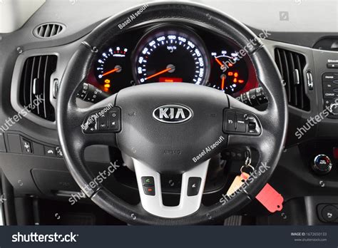 Kia Sportage 2013 Cockpit Interior Cabin Stock Photo 1672650133 ...