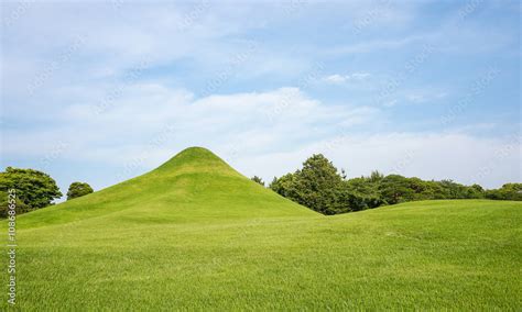 Suizenji garden is a spacious, Japanese style landscape garden i Stock ...