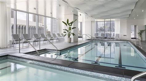 Minneapolis Luxury Hotel Indoor & Outdoor Pool | Four Seasons