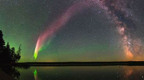 The Sky Phenomenon Locals Named 'Steve' is Finally Explained