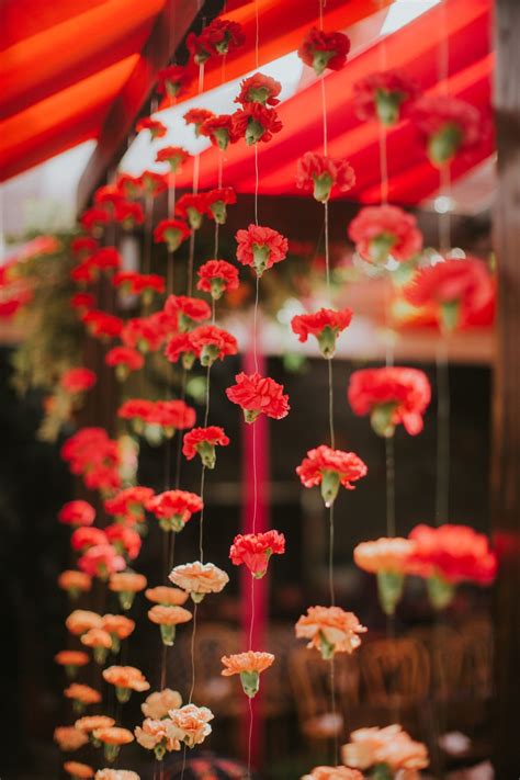 Top 10 Gorgeous Wedding Hall Decoration with Flowers