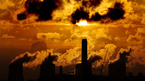 UK must cut greenhouse gases to zero by 2050, warn Government advisers