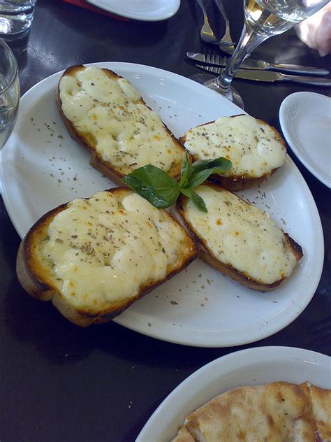 Italian Garlic Bread Recipe - Easy Italian Recipes