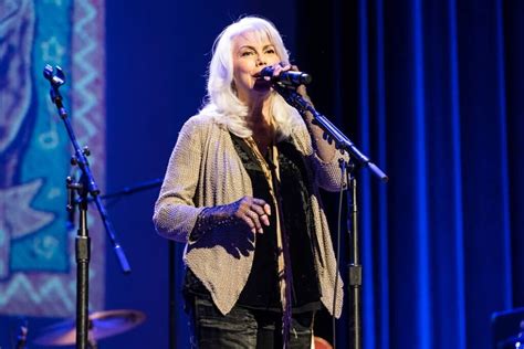 Emmylou Harris Bio, Age, Height, Husband, Kids, Net Worth