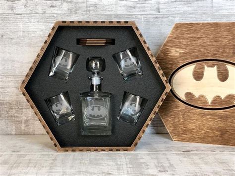 Boyfriend Gift Batman Fan Geek Wedding Birthday gift Batman | Etsy | Batman gifts, Whiskey set ...