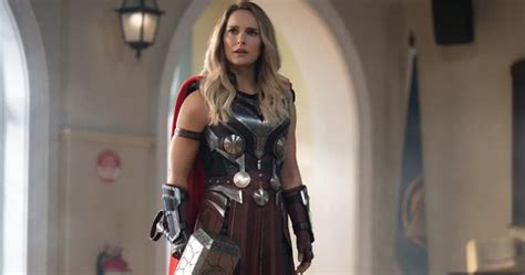 Marvel Actress Natalie Portman Confirms Having an Actual Thor Hammer