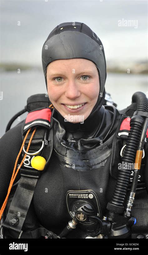 The Royal Navy's first female mine clearance diver Stock Photo - Alamy