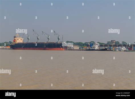 Mongla port hi-res stock photography and images - Alamy