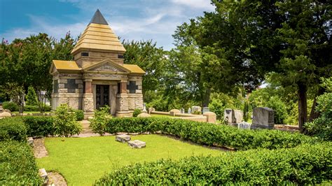 Oakland Cemetery – Park Review | Condé Nast Traveler