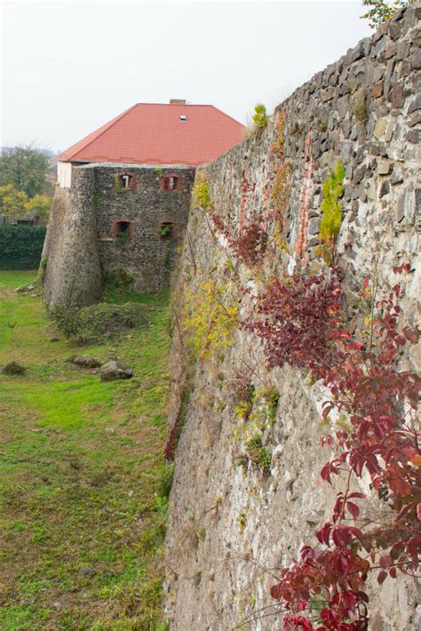 Uzhgorod Castle, Ukraine (XII century defense wall) | Tourist, Castle, Century