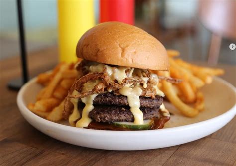 Top 10 Best Burger Joints in Phoenix - SoutherLands