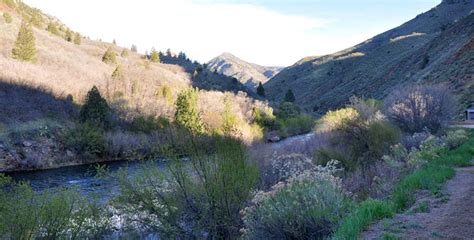 Hiking Beautiful Waterton Canyon