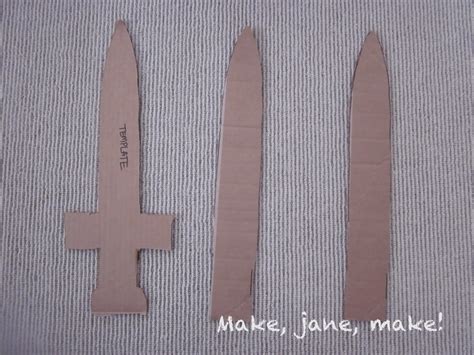 Make, Jane, make!: DIY Hallowe'en: Felt and Cardboard Sword Tutorial