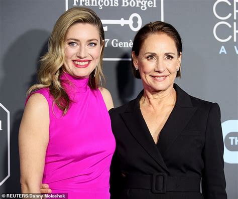 Laurie Metcalf suits up and competes against pink-clad daughter Zoe Perry at Critics' Choice ...