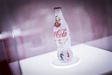 Coca-Cola – limited edition bottle design on Behance