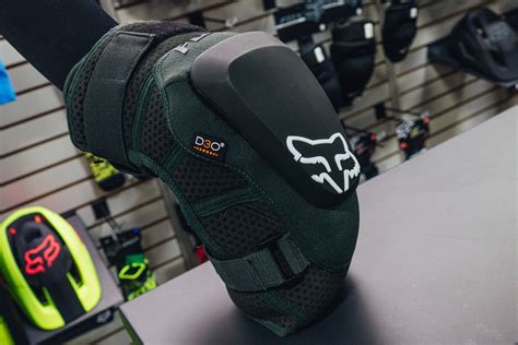 Fox Racing Launch Pro Knee Pads - INTERBIKE - 2017 Mountain Bike Apparel and Protective Gear ...