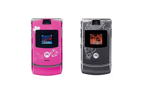 The first Motorola Razr shines just as brightly - CNET