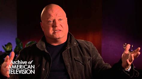 Michael Chiklis discusses playing the Commish - EMMYTVLEGENDS.ORG - YouTube