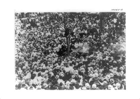 Large Crowd Gathering for Lynching of Jesse Washington, Waco, Texas 1916 | Download Scientific ...