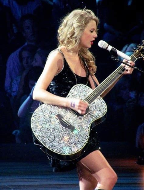 Taylor Swifts Acoustic Guitar