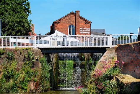 A WALK ALONG THE CHESTER CANAL # 21 : NATURE RECLAIMS... | Flickr