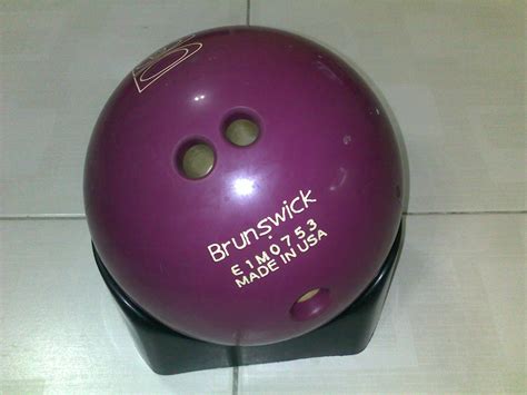 KEDAI BOWLING ONLINE: URETHANE BOWLING BALL BRUNSWICK RHINO 13 LBS