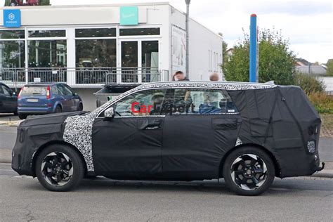 2024 Kia Sorento facelift spied | CarExpert