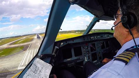 Airbus A330-200 Cockpit Landing at Orlando Airport - YouTube