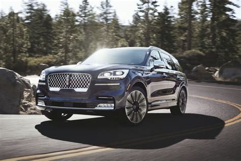 Experience the all new Lincoln Aviator Hybrid SUV - India's best electric vehicles news portal