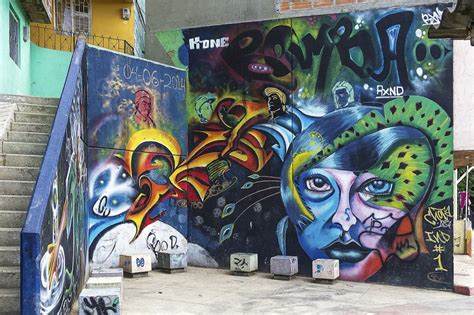 What To Expect On A Graffiti Tour In Medellin (And Why You Need To Go!) | Inspired By Maps