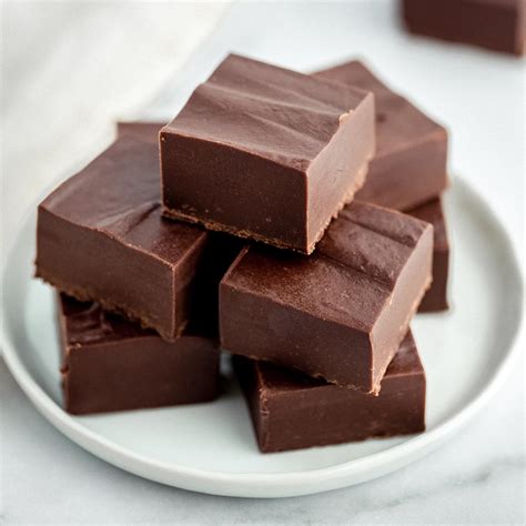 Easy Fudge Recipe - Live Well Bake Often